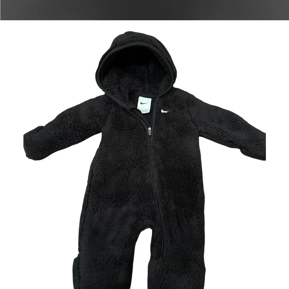 Nike coat - Picture 2 of 2